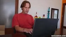 Redare Se uita la cat de bine o futea
