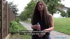 Jouer Lara Fox riceve 200 lei per il sesso di strada
