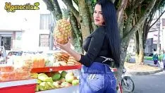Redare Maria cumpara fructe din piata si primeste pula gratis