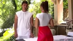 Abspielen Massage Girl bekommt für 45 Minuten brutalen Sex