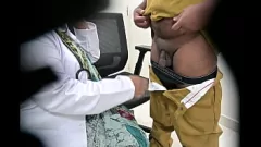 تشغيل تم القبض عليه على كاميرا خفية: طبيب هندي يحقق الرغبة الجنسية مع المريض في العيادة