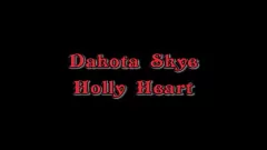 Odtwórz Holly Heart i Dakota Skye w parnym spotkaniu lesbijek