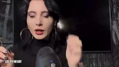 Abspielen Deutsche Sissy ASMR mit Domina Lou Nesbit und Lia Louise